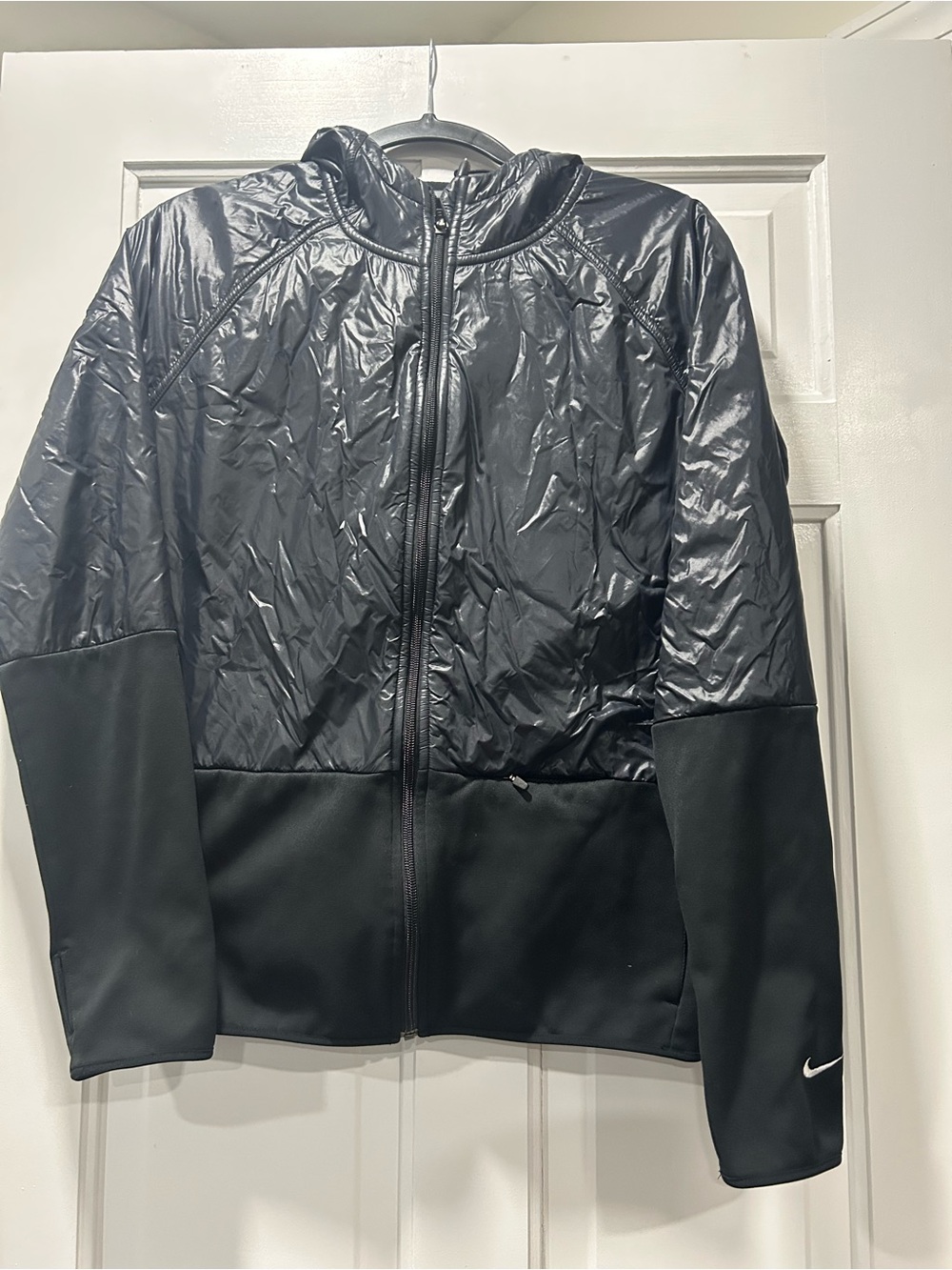 Nike Black Therma-Fit Hooded Jacket with thumb holes  M - Picture 2 of 5